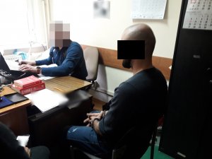 Mężczyzna zatrzymany przez policjantów