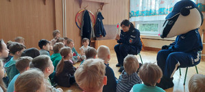 Policjantka i dzieci