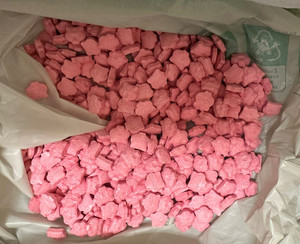 Różowe tabletki.