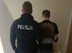 Policjant i zatrzymany.