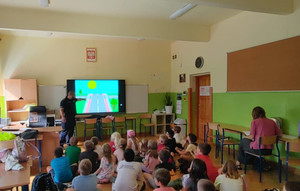 Policjant i dzieci.