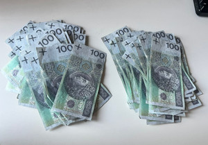 Fałszywe pieniądze.