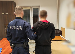 Policjant i zatrzymany.