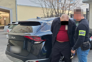 Policjant i zatrzymany.