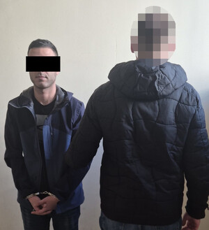 Policjant i zatrzymany.