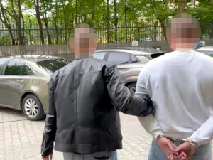 Policjant i zatrzymany.