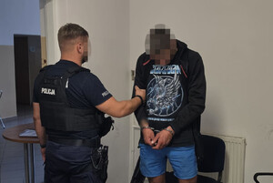 Policjant i zatrzymany.