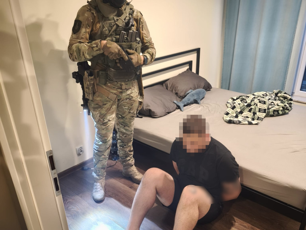 Rozbój z użyciem broni i pozbawienie wolności. Trzech podejrzanych zatrzymanych